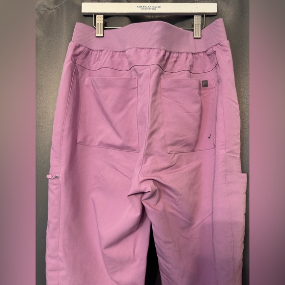 Fabletics lilac scrub pants - Picture 3 of 5